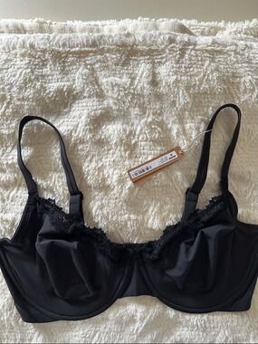 SKIMS Fits Everybody Black Lace-Trim Underwire Bra